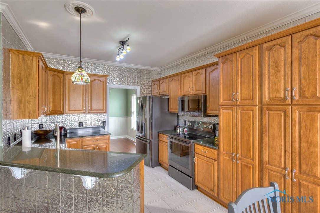 7248 Sloop Court, Maumee, Ohio image 3
