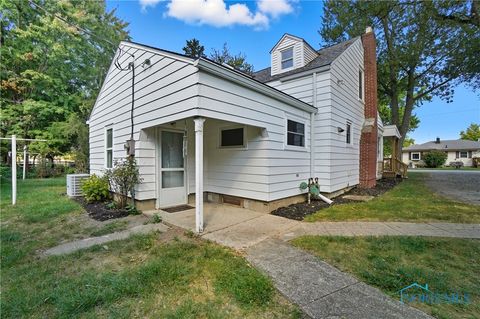 Tiny photo for 104 Revere Road, Walbridge, OH 43465 (MLS # 6135993)