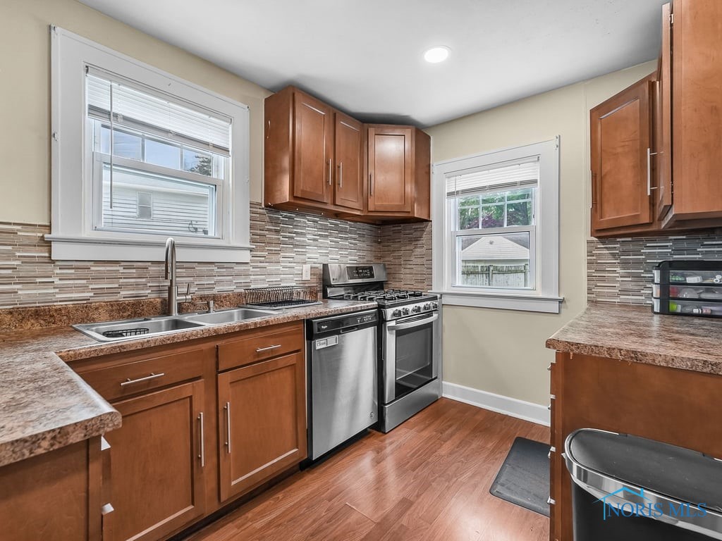 2238 Oak Grove Place, Toledo, Ohio image 13