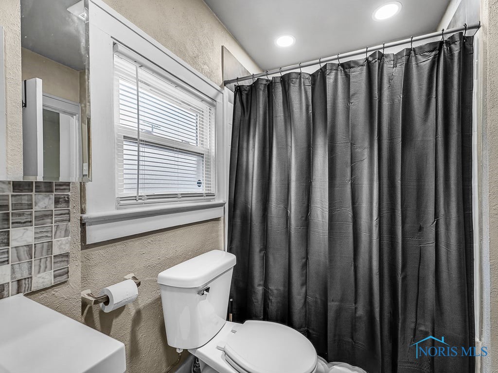 2238 Oak Grove Place, Toledo, Ohio image 27