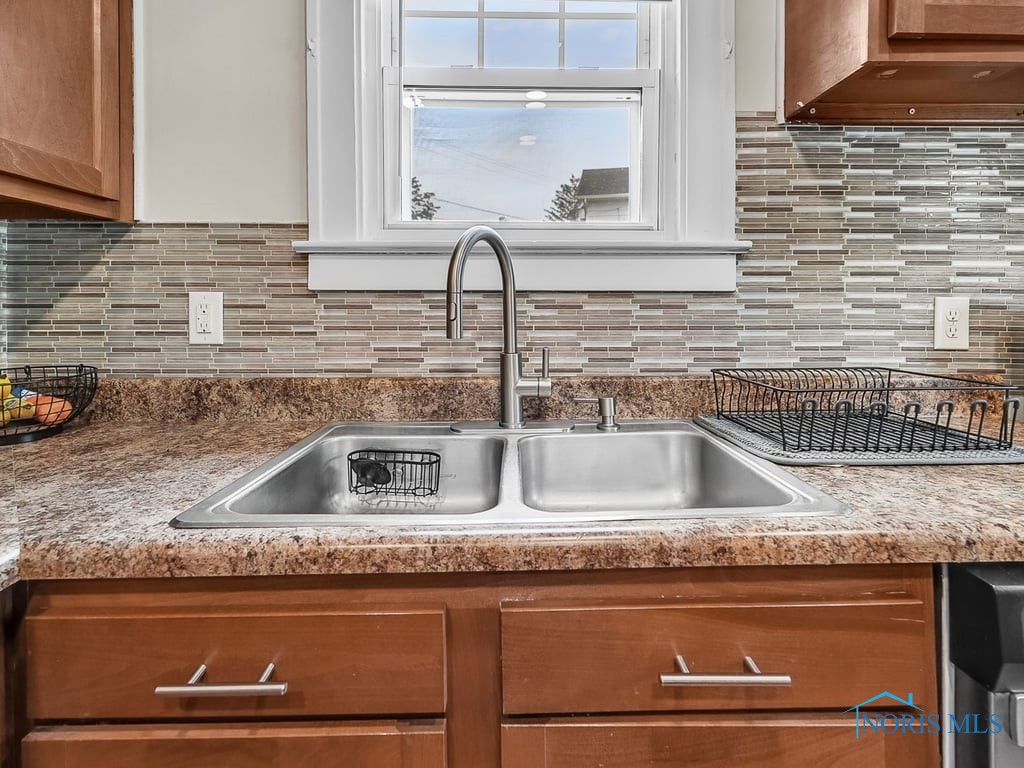2238 Oak Grove Place, Toledo, Ohio image 14