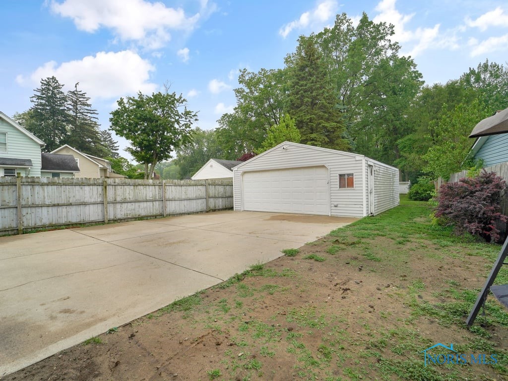 2238 Oak Grove Place, Toledo, Ohio image 35