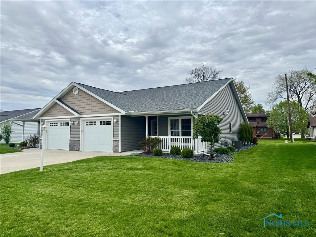 231 Chelsea Drive, Defiance, Ohio image 1