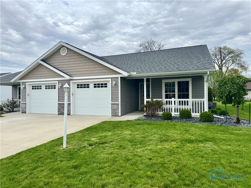231 Chelsea Drive, Defiance, Ohio image 2