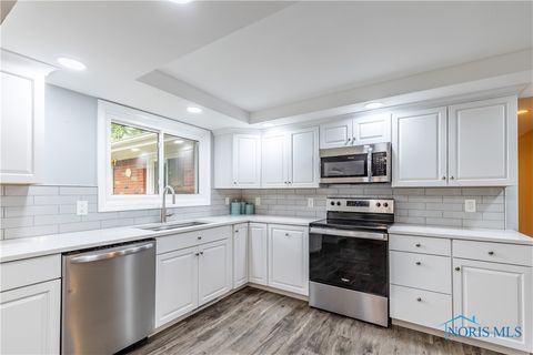 Tiny photo for 4840 Elm Place, Toledo, OH 43613 (MLS # 6136246)