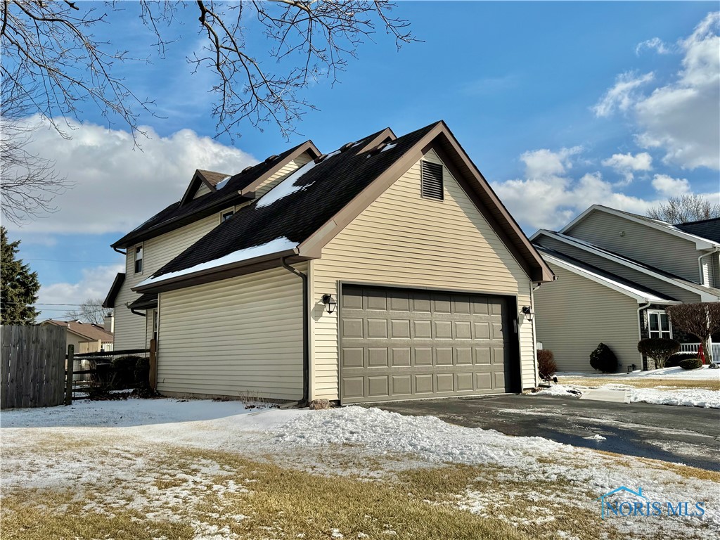 1950 Carvelle Drive, Northwood, Ohio image 4
