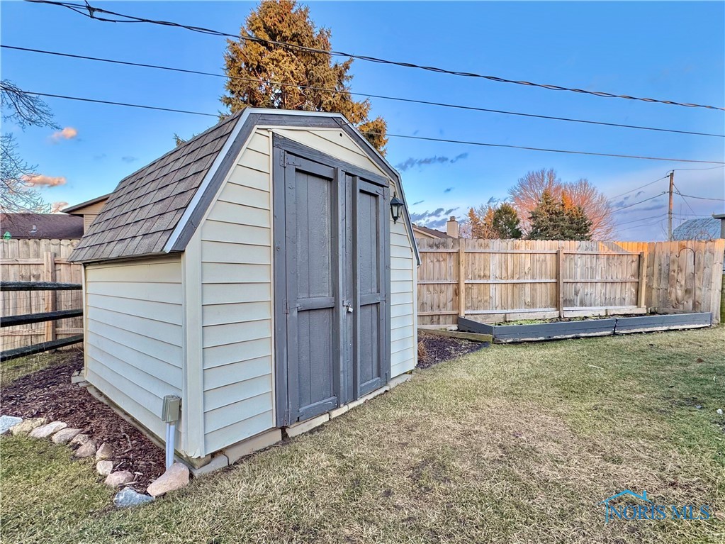 1950 Carvelle Drive, Northwood, Ohio image 49