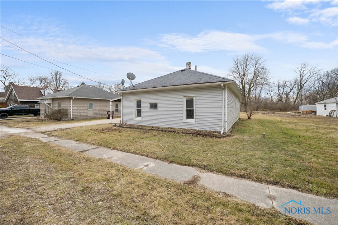 355 Fifth Street, Clay Center, Ohio image 3