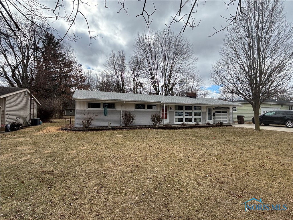 225 Glenwood Drive, Defiance, Ohio image 1