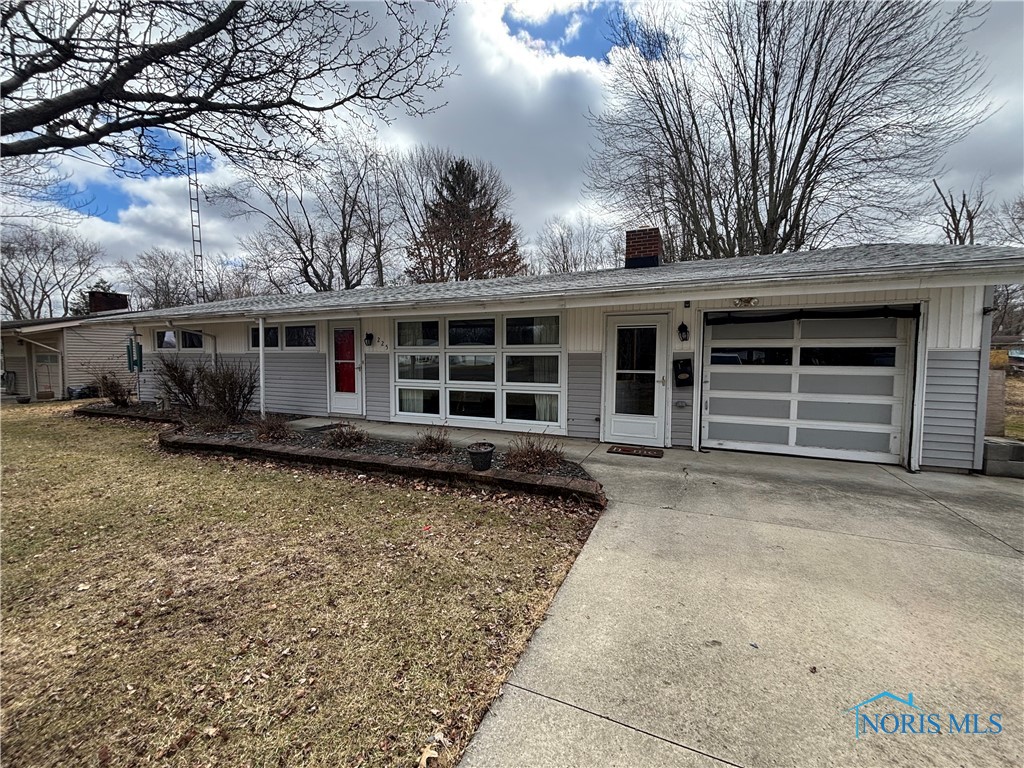 225 Glenwood Drive, Defiance, Ohio image 2