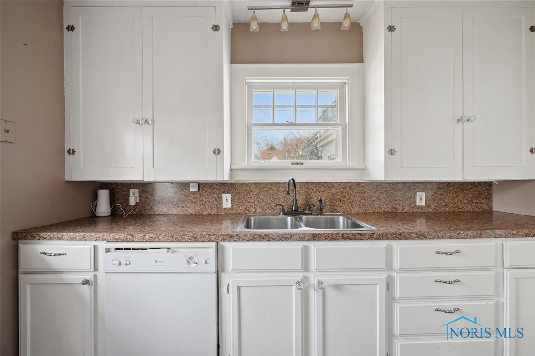 1260 Craigwood Road, Toledo, Ohio image 17