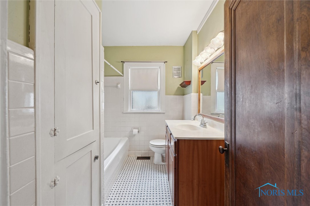 1260 Craigwood Road, Toledo, Ohio image 26