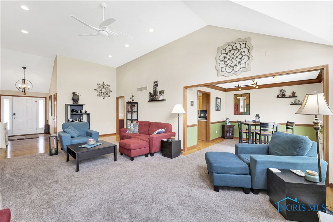 334 Hidden Lake Drive, Holland, Ohio image 8