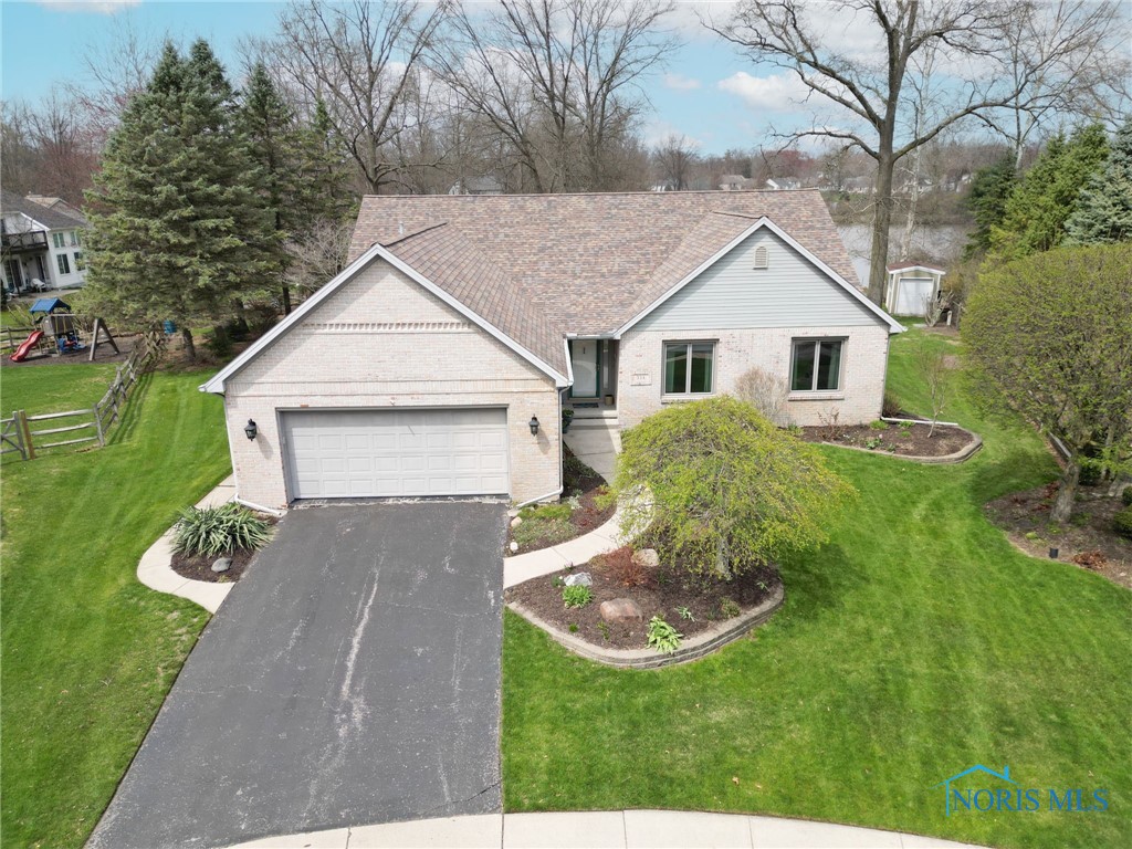 334 Hidden Lake Drive, Holland, Ohio image 1