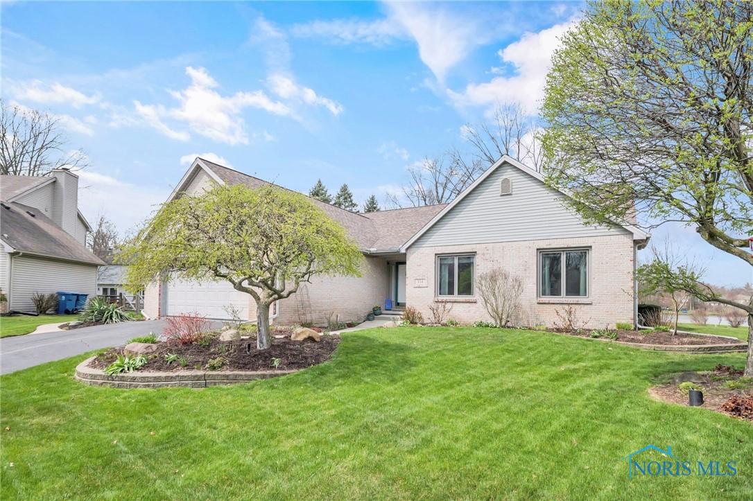 334 Hidden Lake Drive, Holland, Ohio image 3
