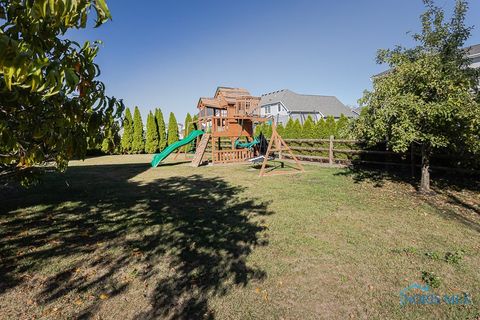 Tiny photo for 810 Lelanford Circle, Bowling Green, OH 43402 (MLS # 6136249)
