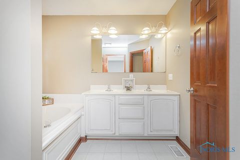 Tiny photo for 810 Lelanford Circle, Bowling Green, OH 43402 (MLS # 6136249)