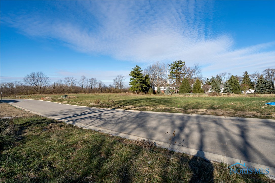 414 Delaware Drive, Perrysburg, Ohio image 4