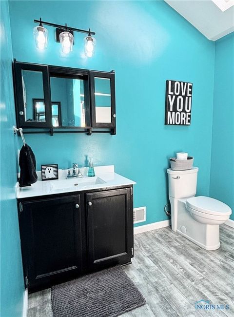 Tiny photo for 1126 Heritage Lane, Oregon, OH 43616 (MLS # 6136638)