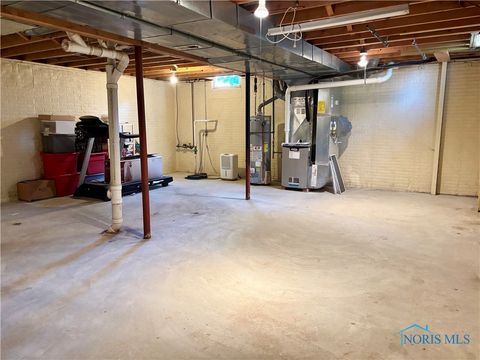 Tiny photo for 1126 Heritage Lane, Oregon, OH 43616 (MLS # 6136638)