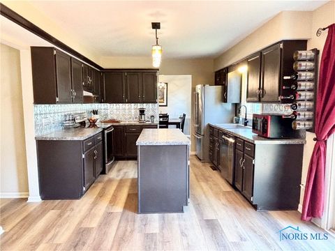 Tiny photo for 1126 Heritage Lane, Oregon, OH 43616 (MLS # 6136638)