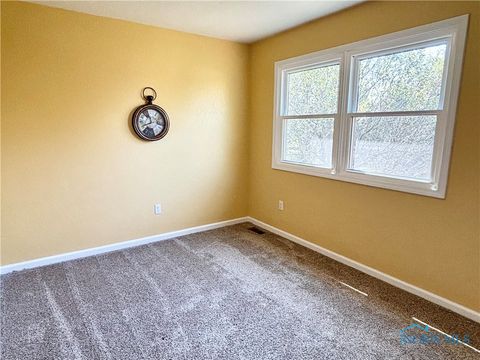 Tiny photo for 1126 Heritage Lane, Oregon, OH 43616 (MLS # 6136638)