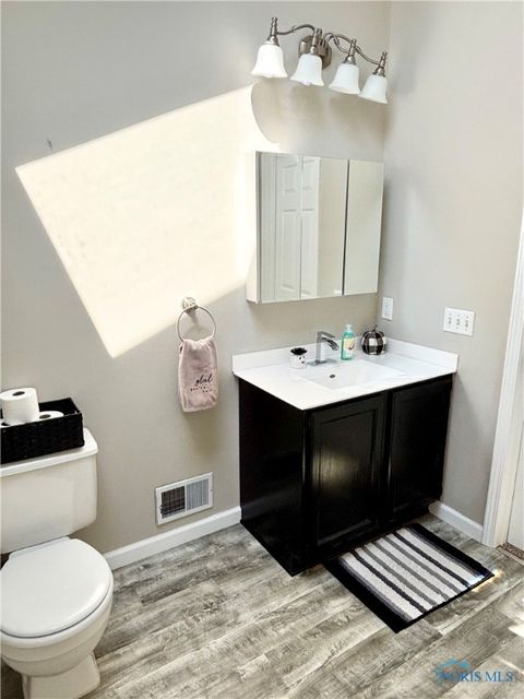 Tiny photo for 1126 Heritage Lane, Oregon, OH 43616 (MLS # 6136638)