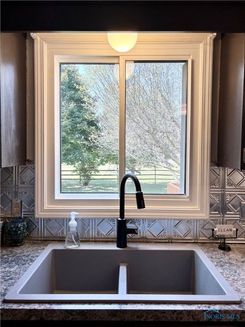 Tiny photo for 1126 Heritage Lane, Oregon, OH 43616 (MLS # 6136638)
