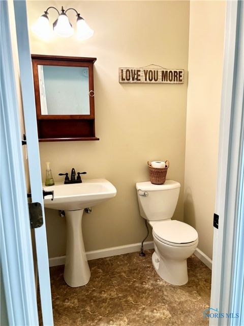 Tiny photo for 1126 Heritage Lane, Oregon, OH 43616 (MLS # 6136638)