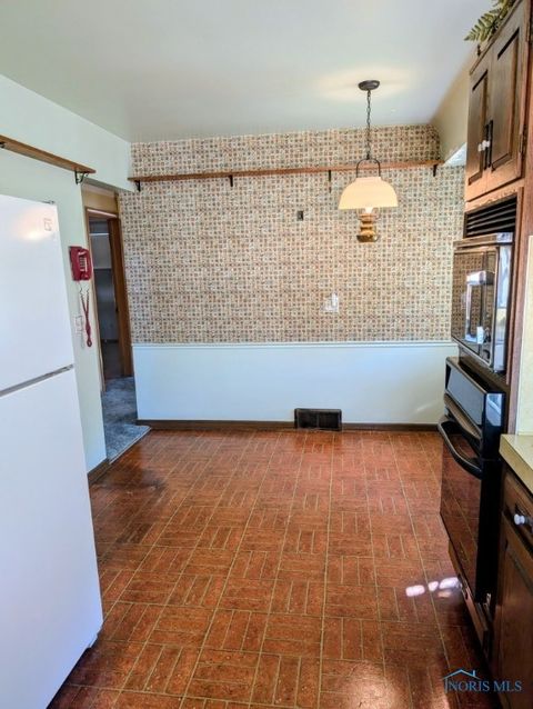 Tiny photo for 5559 Sunnyside Drive, Toledo, OH 43612 (MLS # 6136666)