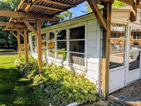 Tiny photo for 5559 Sunnyside Drive, Toledo, OH 43612 (MLS # 6136666)