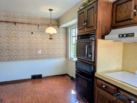 Tiny photo for 5559 Sunnyside Drive, Toledo, OH 43612 (MLS # 6136666)