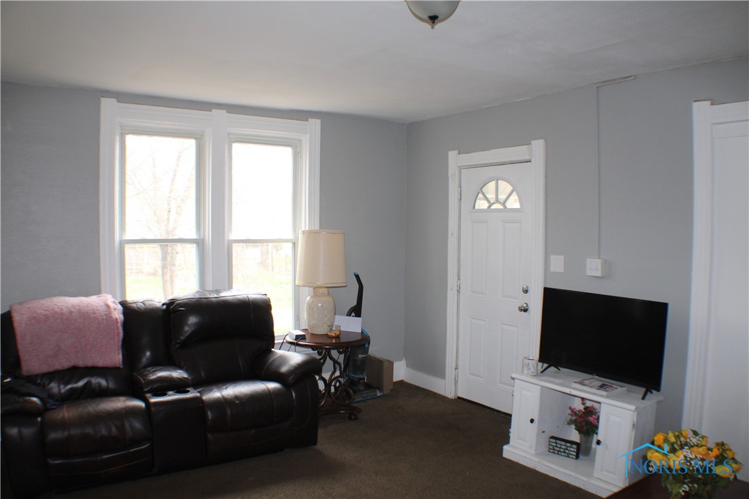 2032 Fairfax Road, Toledo, Ohio image 3