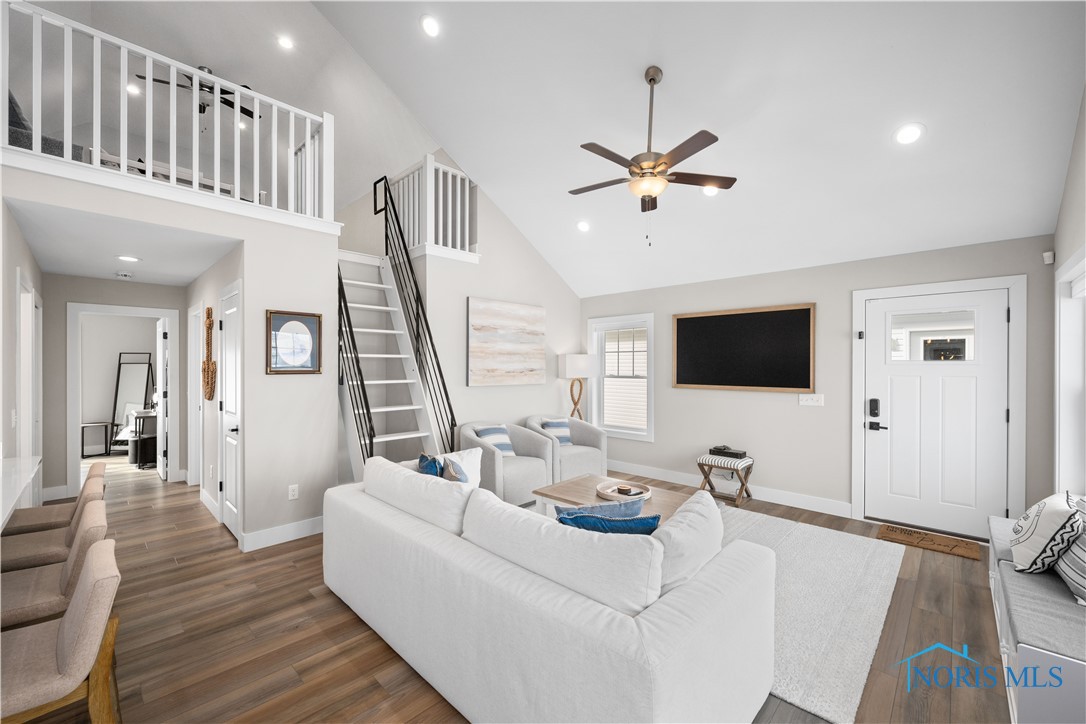 545 W Lakeshore Drive 9