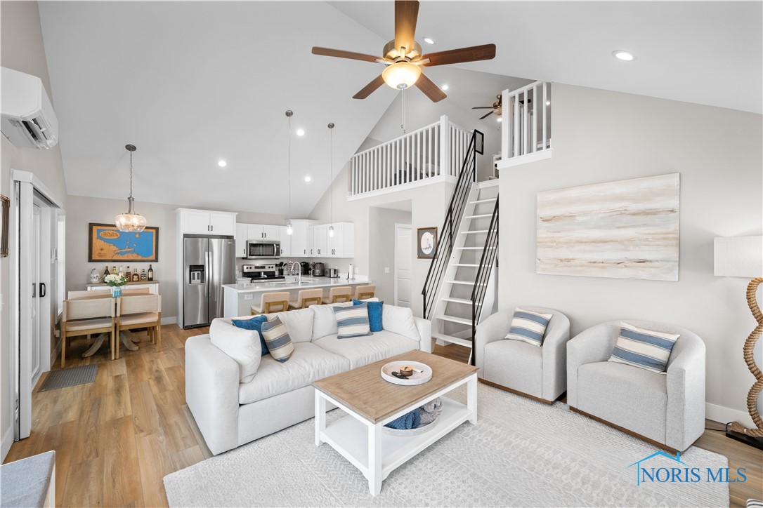 545 W Lakeshore Drive 9