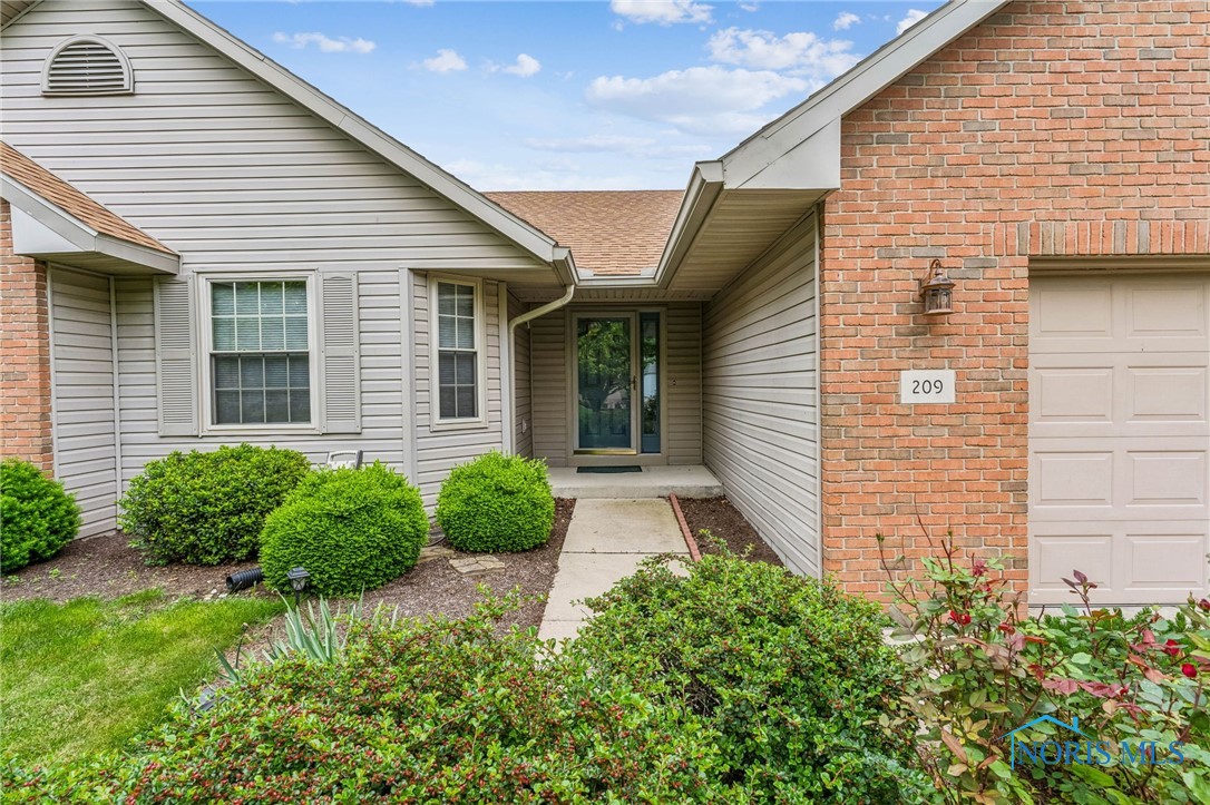 209 E Sawmill Road, Findlay, Ohio image 2