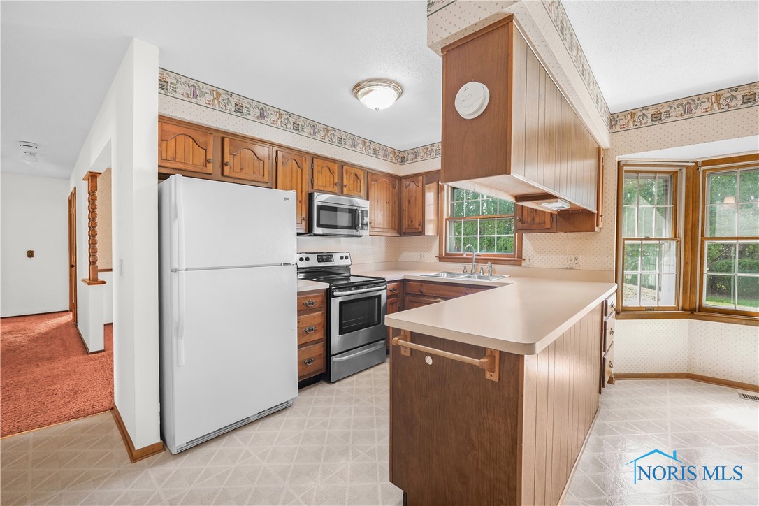 4347 Pacquin Lane, Toledo, Ohio image 6