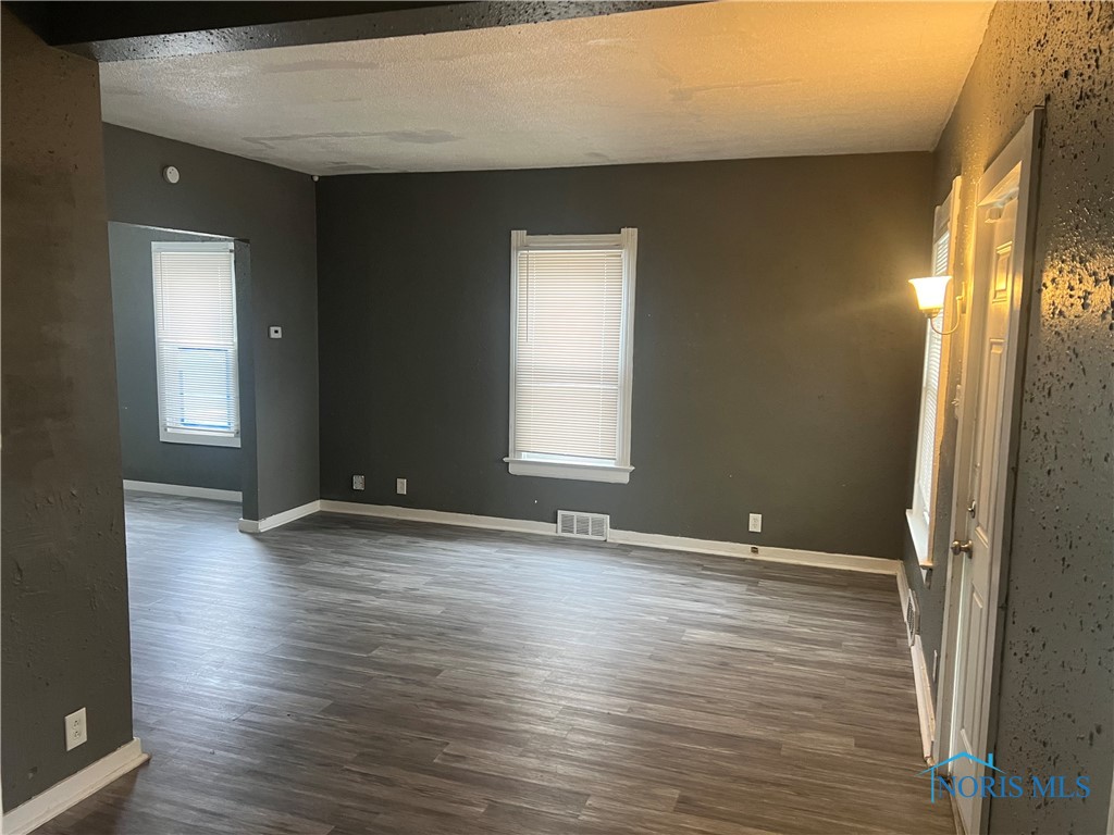 Toledo, Ohio 43605, United States, 3 Bedrooms Bedrooms, ,3 BathroomsBathrooms,Residential,Active,122097