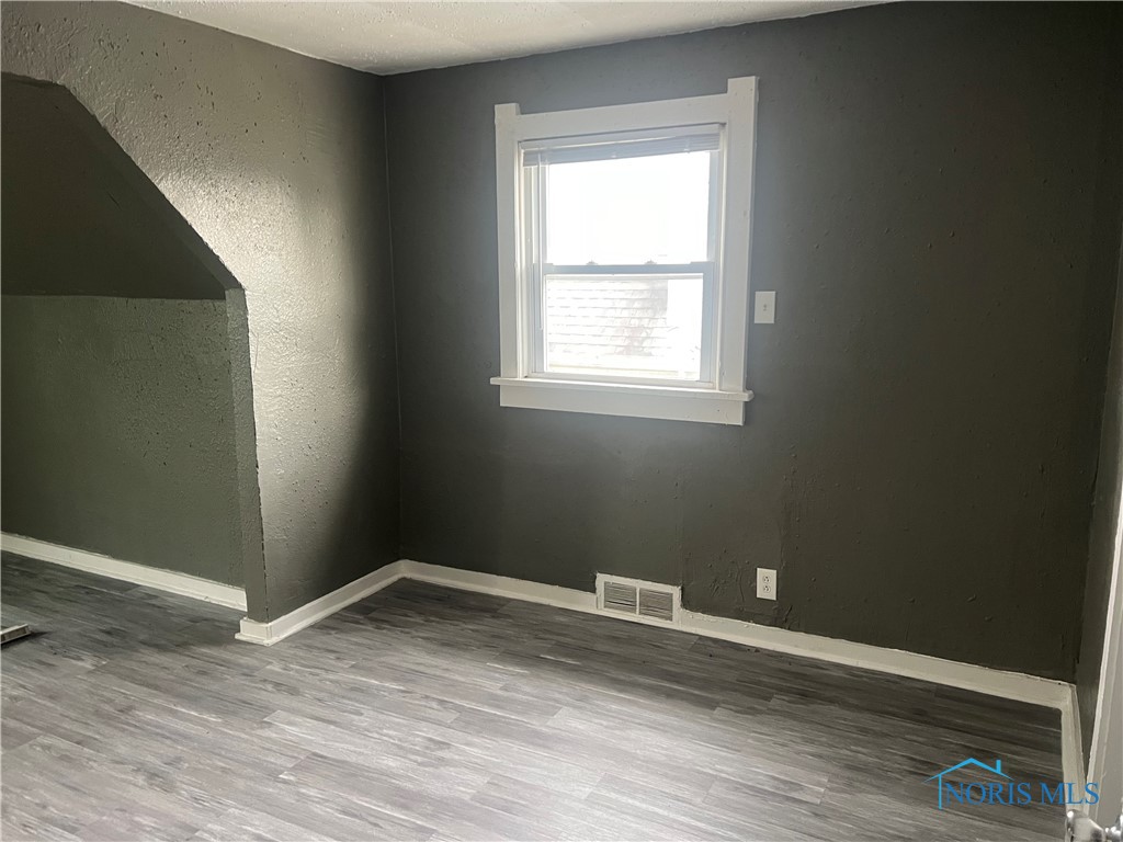 Toledo, Ohio 43605, United States, 3 Bedrooms Bedrooms, ,3 BathroomsBathrooms,Residential,Active,122097
