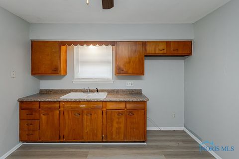 Tiny photo for 1409 Liberty Street, Toledo, OH 43605 (MLS # 6136975)