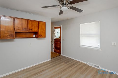 Tiny photo for 1409 Liberty Street, Toledo, OH 43605 (MLS # 6136975)