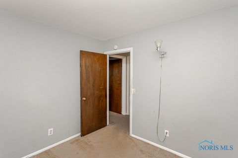 Tiny photo for 1409 Liberty Street, Toledo, OH 43605 (MLS # 6136975)