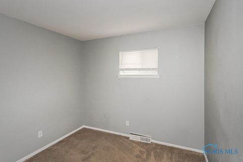 Tiny photo for 1409 Liberty Street, Toledo, OH 43605 (MLS # 6136975)