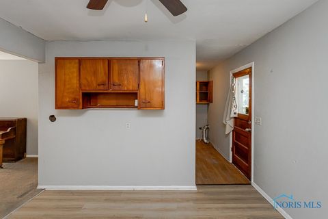 Tiny photo for 1409 Liberty Street, Toledo, OH 43605 (MLS # 6136975)