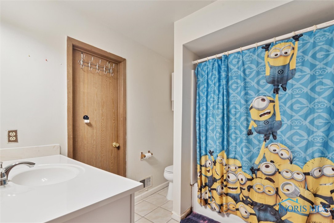 2540 Plum Leaf Lane, Toledo, Ohio image 25