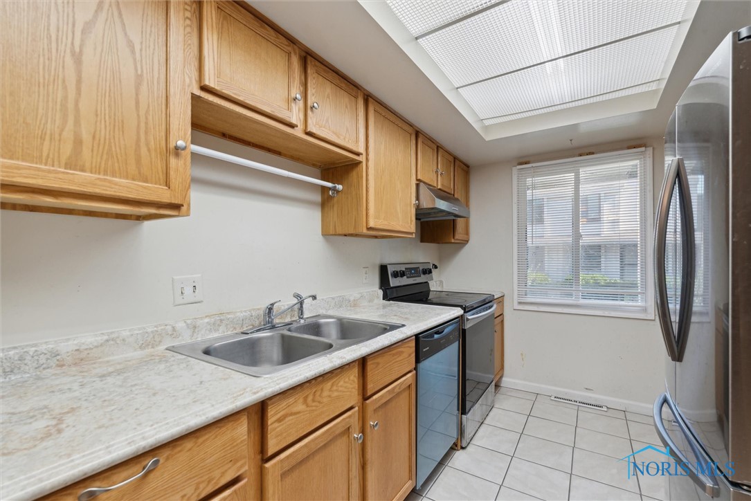 2540 Plum Leaf Lane, Toledo, Ohio image 13
