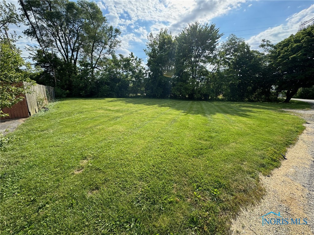 2208 Woodville Road, Oregon, Ohio image 9