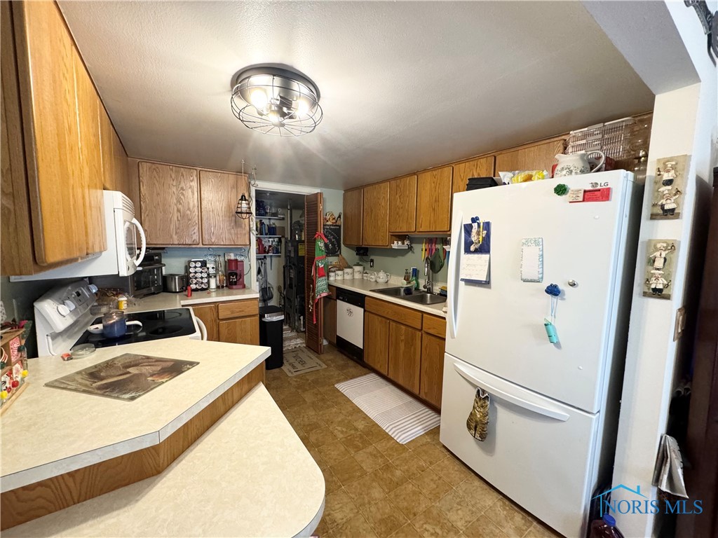 5530 Heatherdowns Boulevard #2, Toledo, Ohio image 6