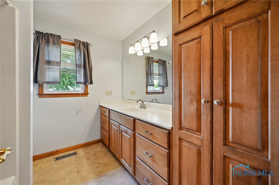 642 Edith Avenue, Findlay, Ohio image 19