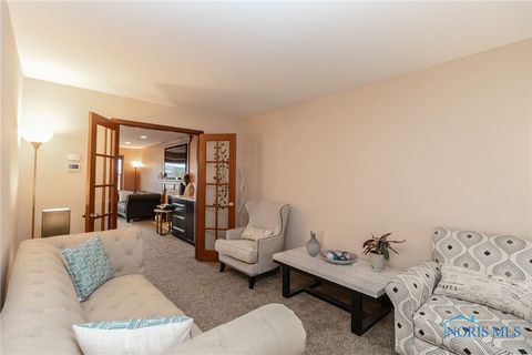 Tiny photo for 1794 Horseshoe Bend Drive, Perrysburg, OH 43551 (MLS # 6136161)